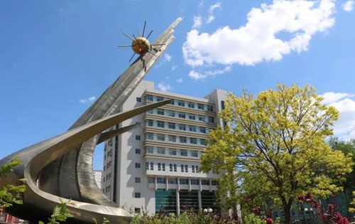 现代教育技术论文“传统教育与现代教育:文化意识冲突及改革启示”—以“新教育实验”为视角