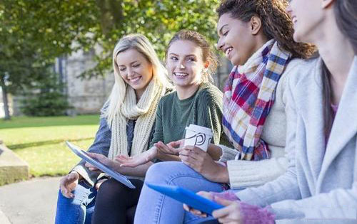 写好留学生论文的八个注意事项: