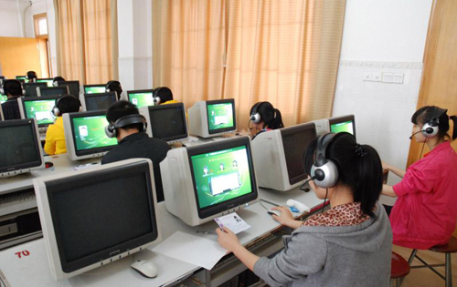 英语论文范文:建立多媒体听力题库帮助学生自主学习